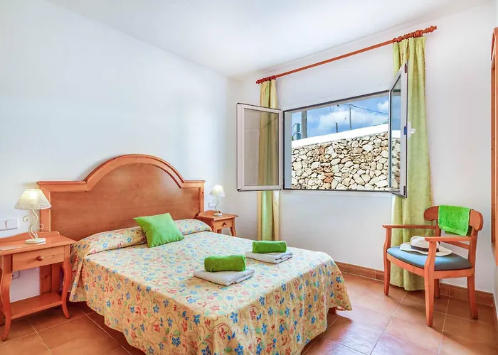 Olga Cala En Porter (Menorca)